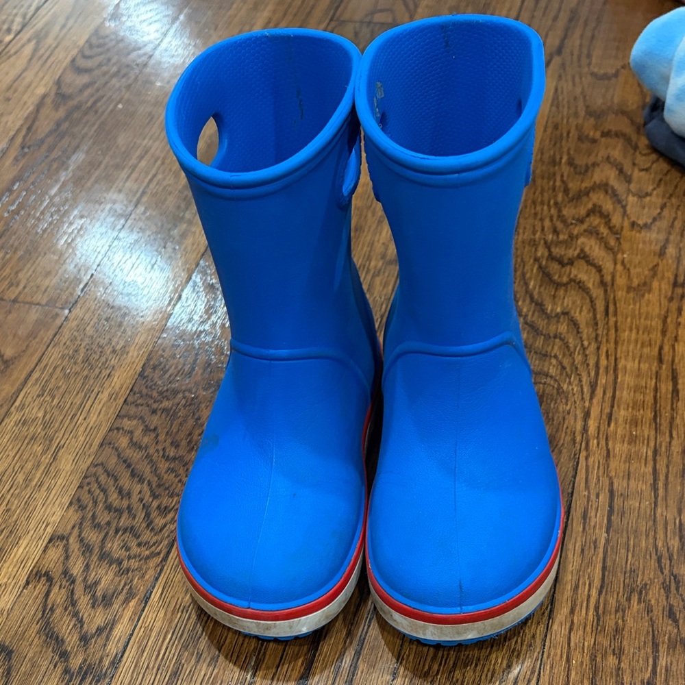 CROCS Kids Vibrant Blue Water Shoes